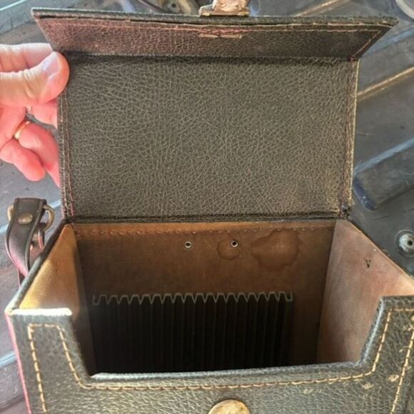 Safari Vintage Hard Camera Case With Metal Liners - Picture 8 of 9